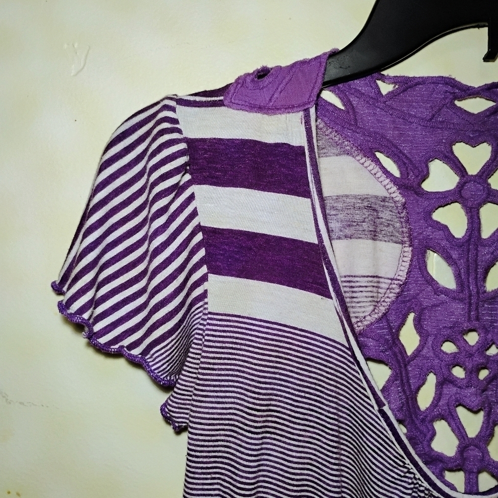 Full Tilt Rare Find Purple & White Embroidered Peekaboo Blouse Shirt. Medium C66 - Picture 4 of 12